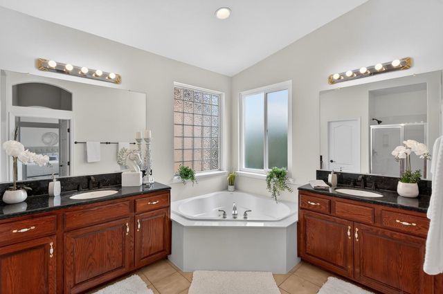 9475 Winding River Way, Elk Grove, CA 95624