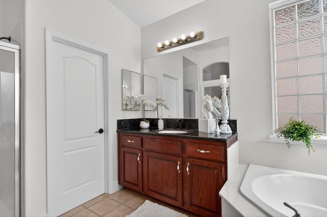 9475 Winding River Way, Elk Grove, CA 95624