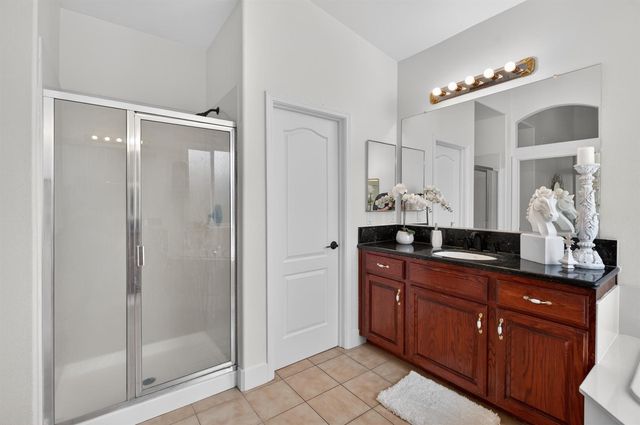 9475 Winding River Way, Elk Grove, CA 95624