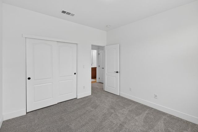 9475 Winding River Way, Elk Grove, CA 95624