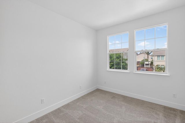 9475 Winding River Way, Elk Grove, CA 95624