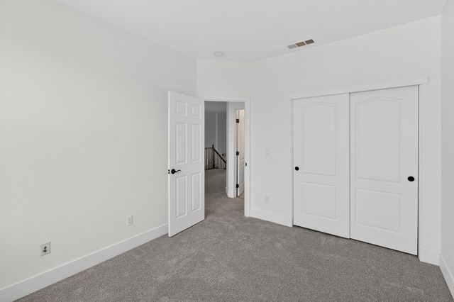 9475 Winding River Way, Elk Grove, CA 95624