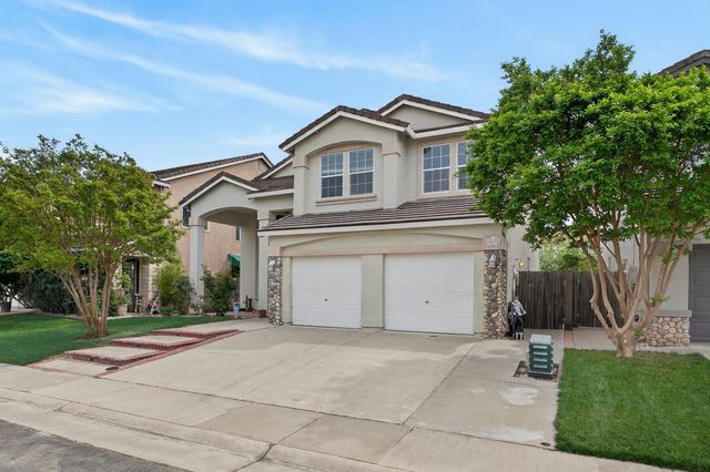9475 Winding River Way, Elk Grove, CA 95624