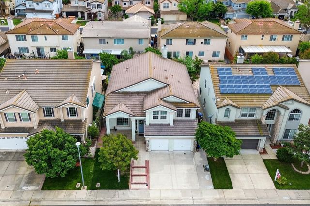 9475 Winding River Way, Elk Grove, CA 95624