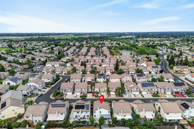 9475 Winding River Way, Elk Grove, CA 95624