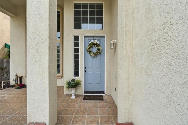 9475 Winding River Way, Elk Grove, CA 95624