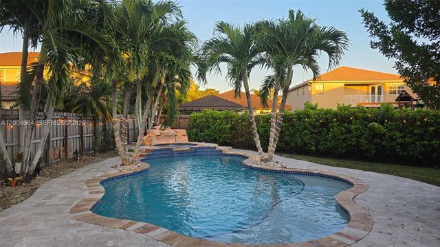 15465 SW 117th St, Miami, FL 33196