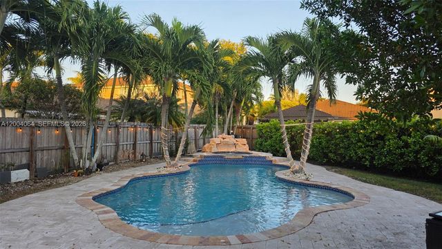 15465 SW 117th St, Miami, FL 33196