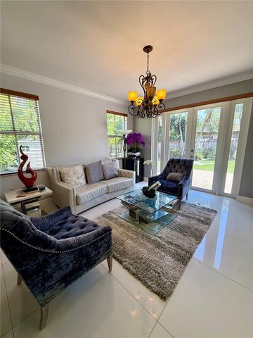 15465 SW 117th St, Miami, FL 33196