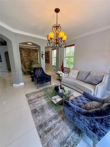 15465 SW 117th St, Miami, FL 33196