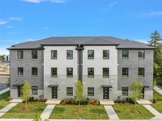 2813 Summers Place, Troy, MI 48084