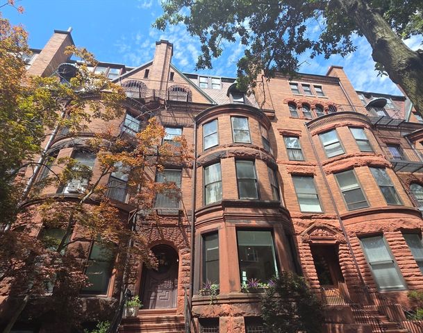25 Bay State Rd 1, Boston, MA 02215