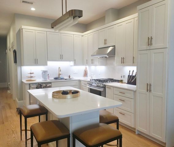 25 Bay State Rd 1, Boston, MA 02215