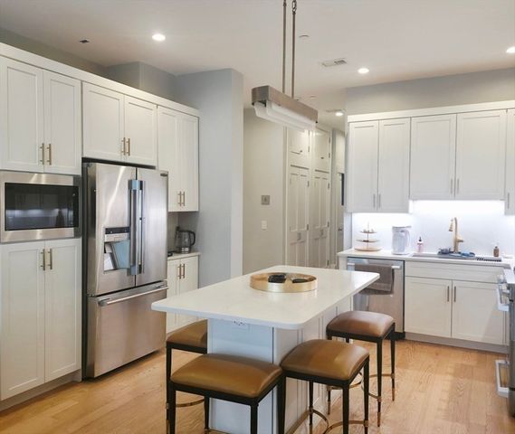 25 Bay State Rd 1, Boston, MA 02215