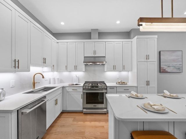 25 Bay State Rd 1, Boston, MA 02215