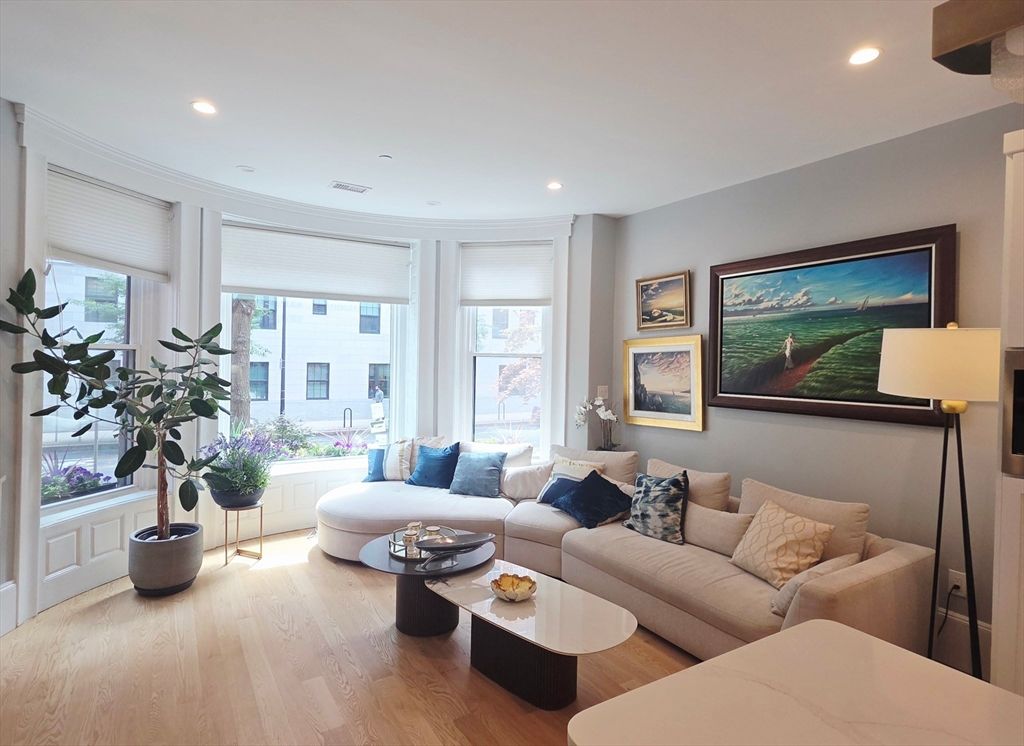25 Bay State Rd 1, Boston, MA 02215