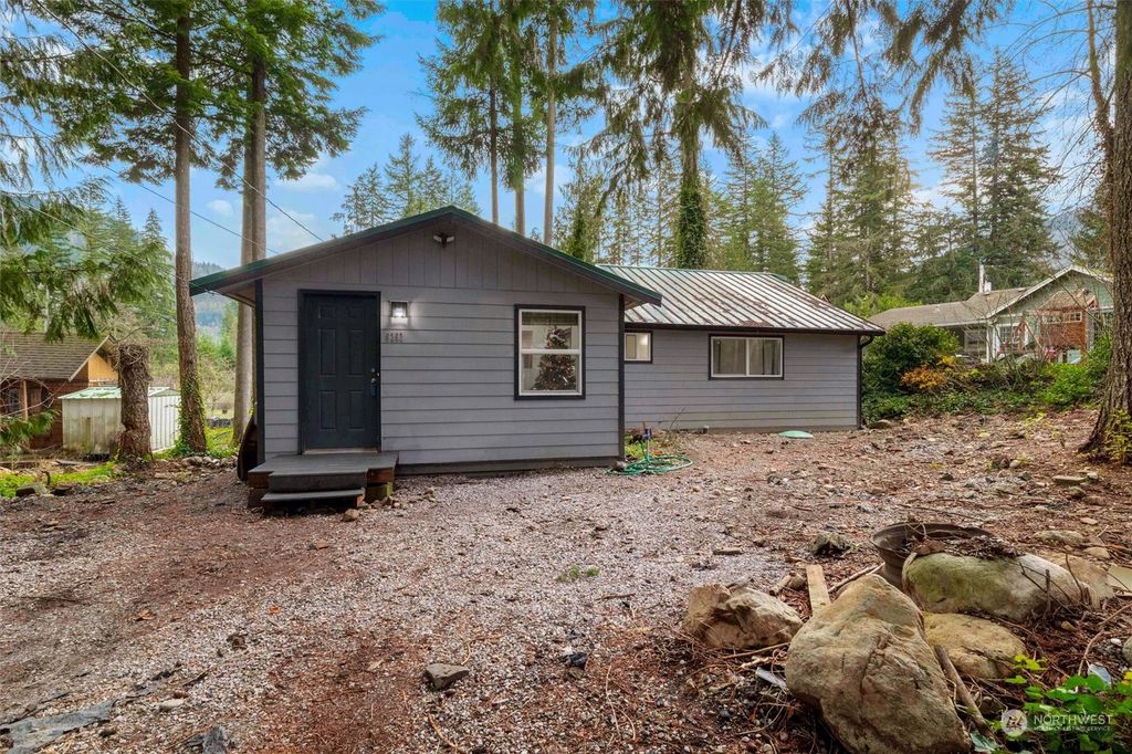 6263 Chestnut Drive, Maple Falls, WA 98266