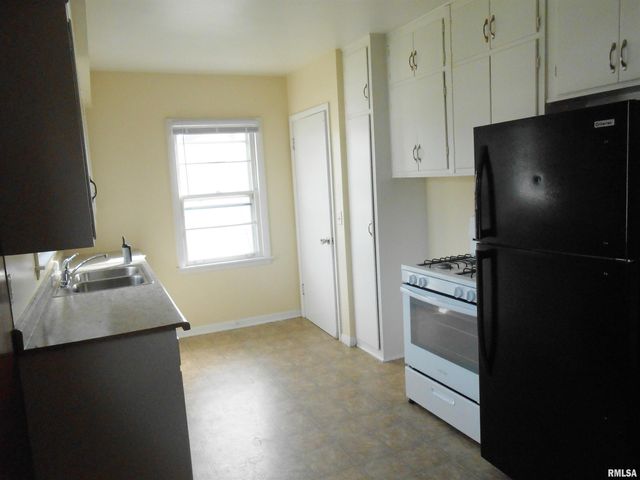 1548 W CENTRAL PARK Avenue, Davenport, IA 52804