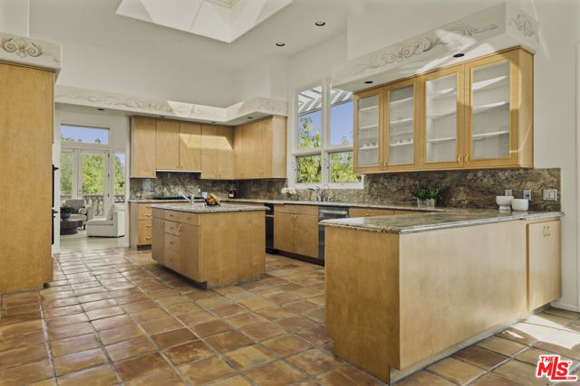 3780 Multiview Drive, Los Angeles, CA 90068