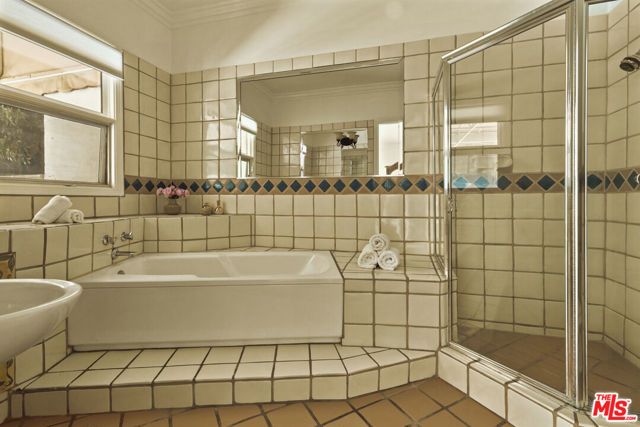 3780 Multiview Drive, Los Angeles, CA 90068