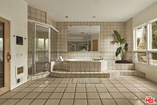 3780 Multiview Drive, Los Angeles, CA 90068