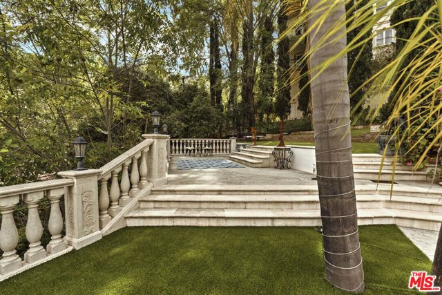 3780 Multiview Drive, Los Angeles, CA 90068