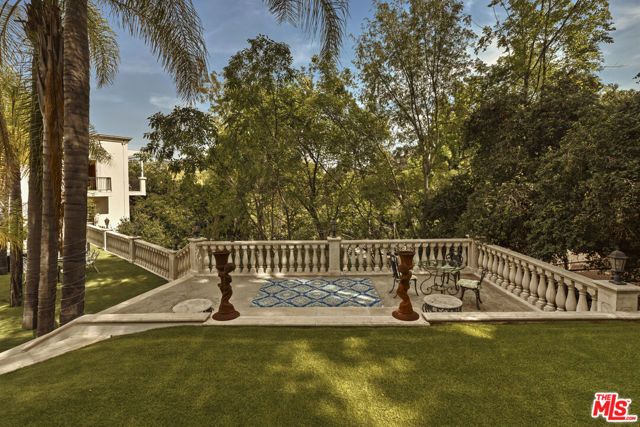 3780 Multiview Drive, Los Angeles, CA 90068