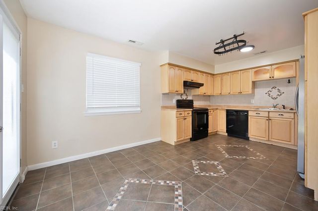 3513 Bancroft Drive DR, Virginia Beach, VA 23452