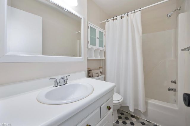 3513 Bancroft Drive DR, Virginia Beach, VA 23452