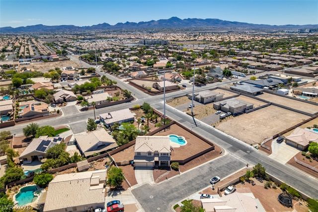 10290 Marion Morrison Court, Las Vegas, NV 89183