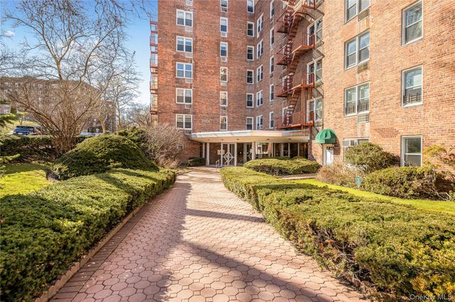 3901 Independence Avenue 2L, Bronx, NY 10463