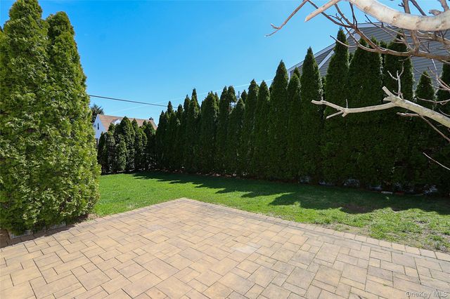 489 Emory Road, Mineola, NY 11501