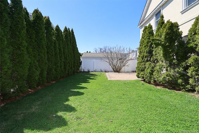 489 Emory Road, Mineola, NY 11501