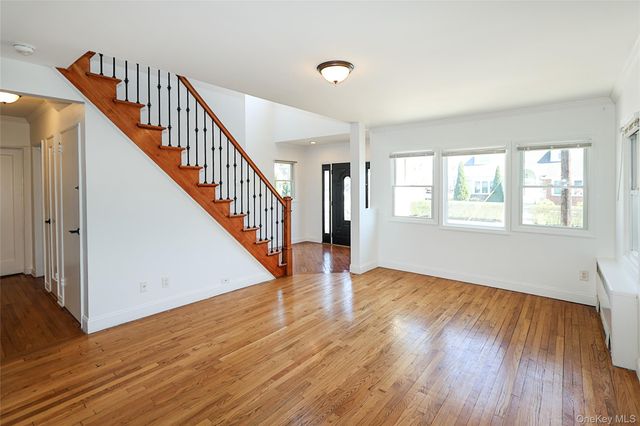 489 Emory Road, Mineola, NY 11501