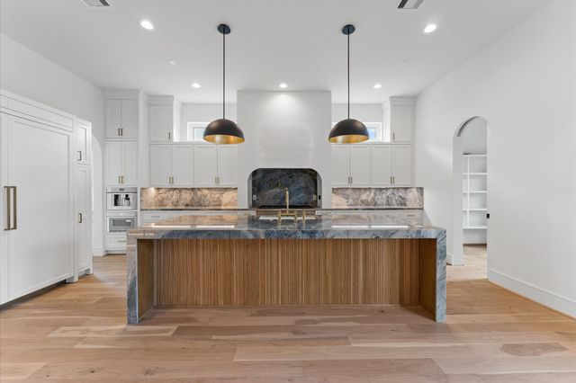 4046 Drummond Street, Houston, TX 77025