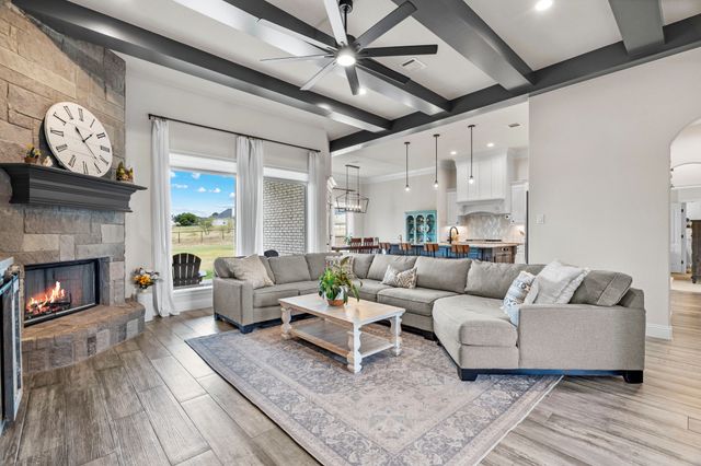 7077 Veal Station Road, Weatherford, TX 76085