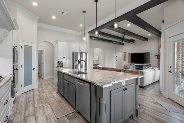 7077 Veal Station Road, Weatherford, TX 76085