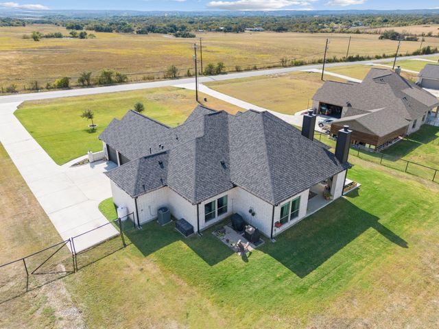 7077 Veal Station Road, Weatherford, TX 76085