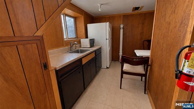 123 Grand Avenue, Palisades Park, NJ 07650