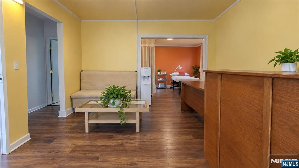 123 Grand Avenue, Palisades Park, NJ 07650