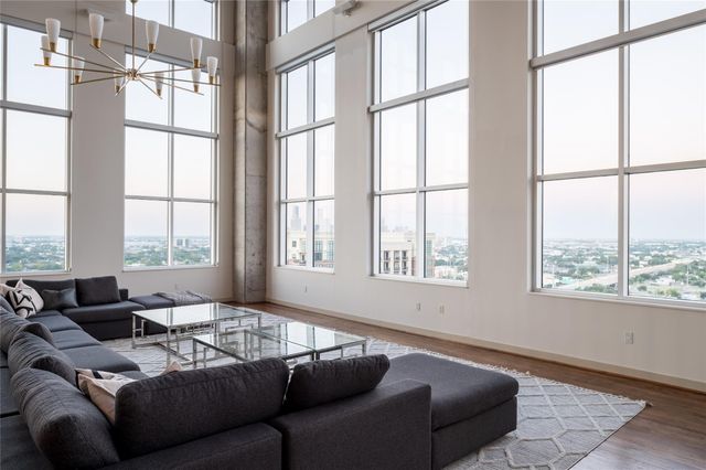 4899 Montrose Boulevard 1901, Houston, TX 77006