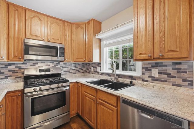 10970 Tobago Rd, San Diego, CA 92126
