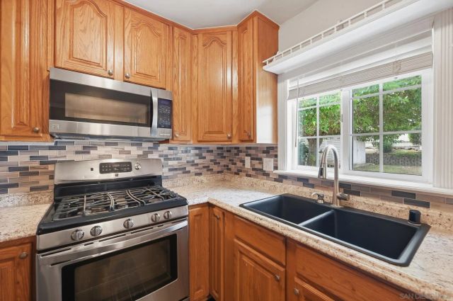 10970 Tobago Rd, San Diego, CA 92126