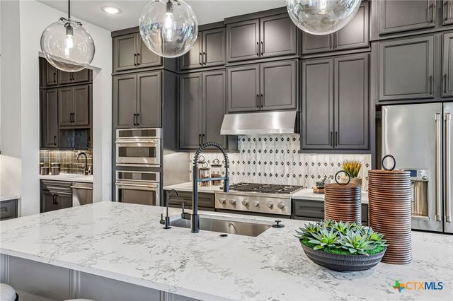 325 Ridgeway Drive, Georgetown, TX 78628