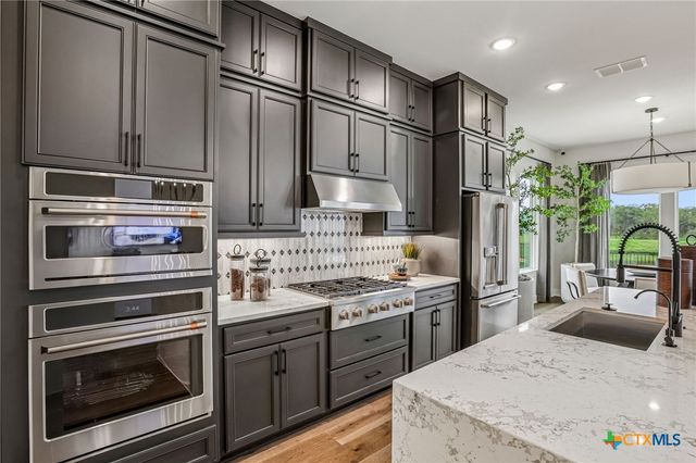 325 Ridgeway Drive, Georgetown, TX 78628