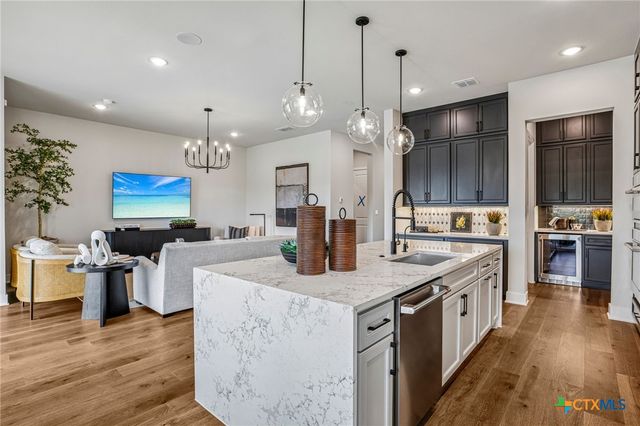 325 Ridgeway Drive, Georgetown, TX 78628