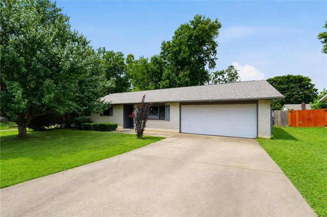406 Eastgate Street, Springdale, AR 72762