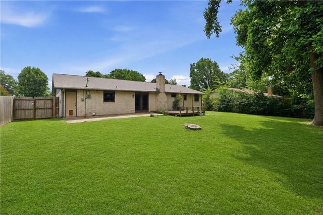 406 Eastgate Street, Springdale, AR 72762