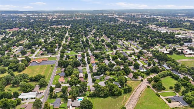 406 Eastgate Street, Springdale, AR 72762