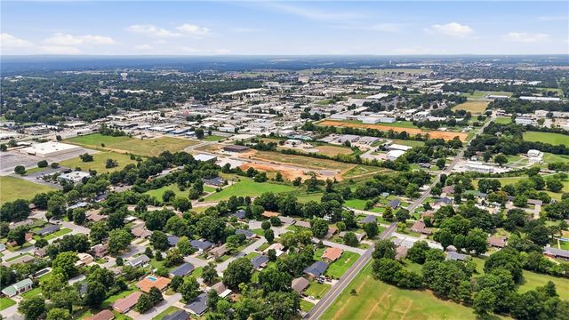 406 Eastgate Street, Springdale, AR 72762